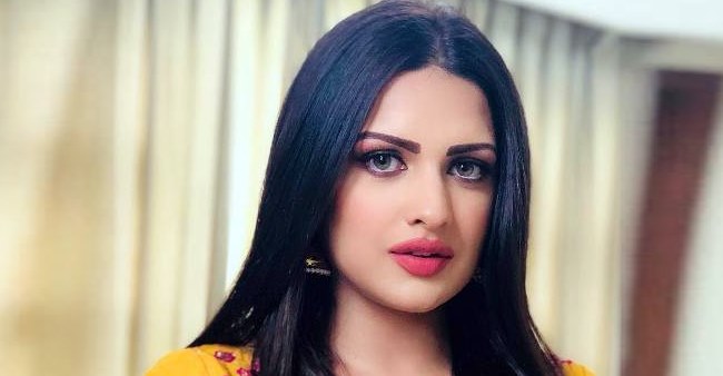 himanshi khurana