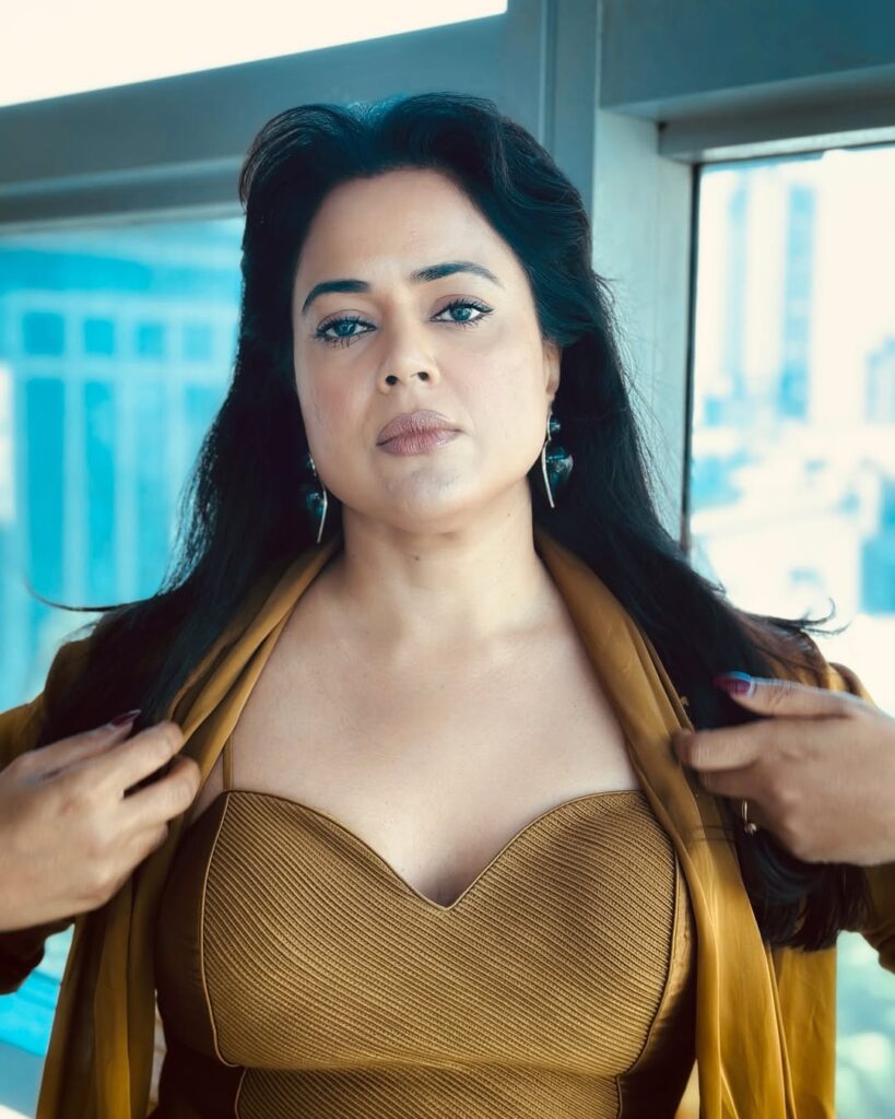 Actress Sameera Reddy Shared Hot pictures on social Media