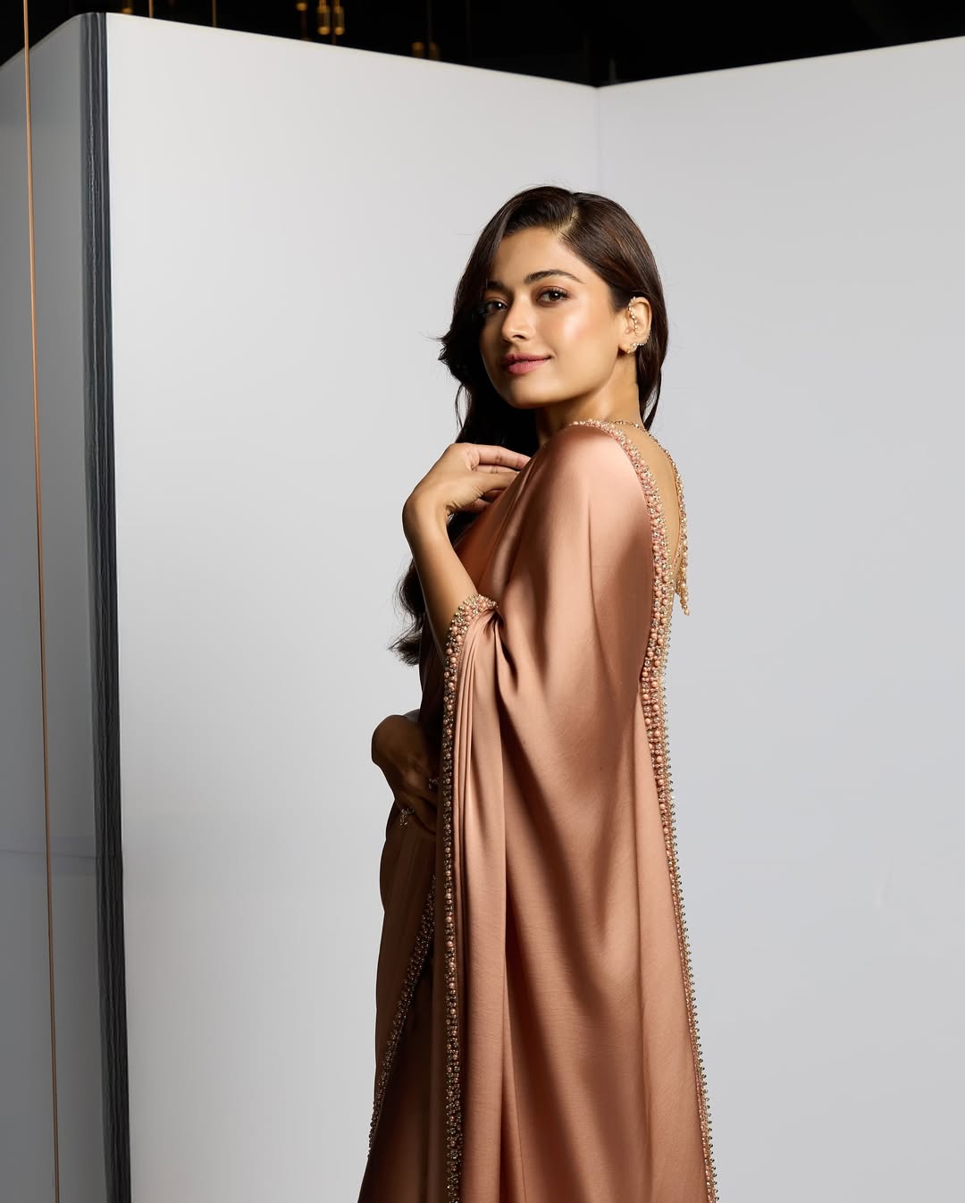 Rashmika Mandanna stuns in a gorgeous saree look, blending tradition with contemporary flair. Dive into our style breakdown of this unforgettable ethnic fashion moment.