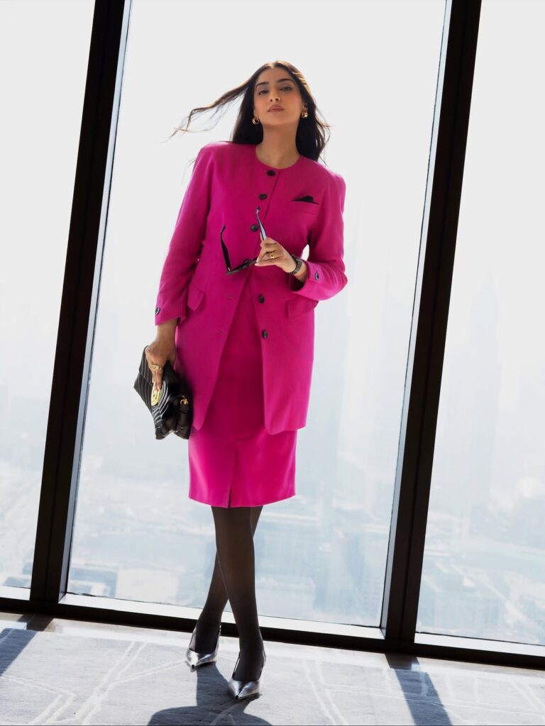 Sonam Kapoor announces her second pregnancy in style!